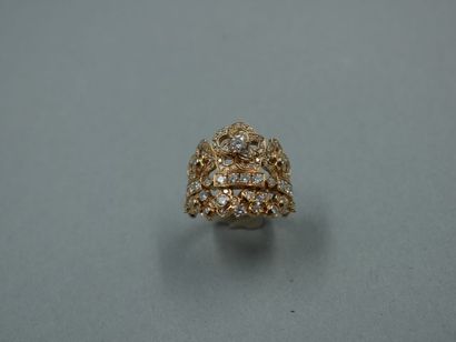 null CHAUMET, Hortenzia. Bague en or jaune, 750 MM, recouverte de diamants, numérotée...