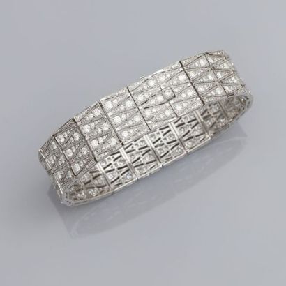 null Beau bracelet plat articulé en or gris, 750 MM, recouvert de diamants, total...