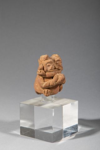 null LOT de TROIS TERRES CUITES :
- "DEUX FRERES siamois" Guatemala Maya 250-450...