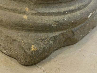 null Embase tournée de colonne en marbre, Epoque Romaine	, Haut.: 19 cm - Larg.:...