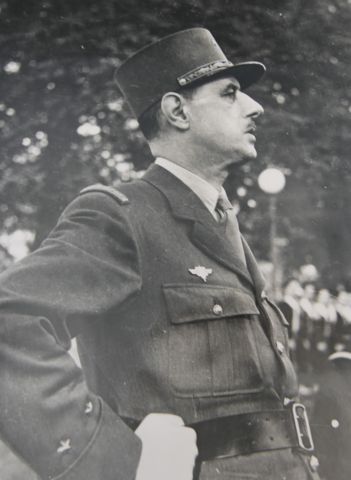 null Ensemble de 30 photographies du Général de Gaulle - Très bon état - 24x17,5cm...