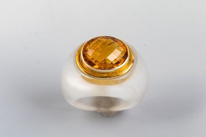 null Bague en verre opaque surmontée d'une belle citrine - TDD : 53 - PB : 18gr