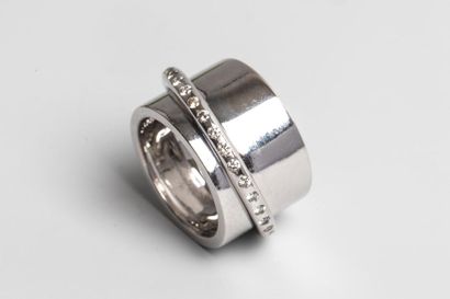 null DINH VAN - Modèle Ariane - Bague beandeau en or gris 18k ornée d'un anneau mobile...