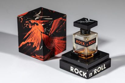 null DALI MARQUAY "Rock N'Roll"
Flacon en verre de forme carrée, étiquette en bandeau...