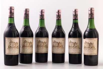 null 6 bouteilles de Château Haut-Brion Appelation Pessac Léognan 1967, basses épaules,...