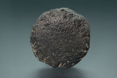 null Tectite : Australasite noire, belle forme ronde aplatie, âgée de 700.000ans,...