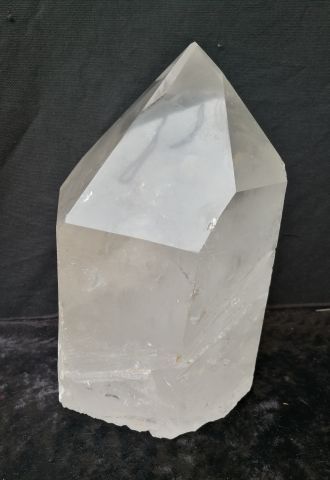 null Rare cristal de quartz fantôme, Brésil. Haut.: 17 cm - Poids: 2,63 kg.