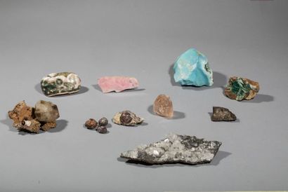 null Ensemble de 9 minéraux: Agate, Nord de Madagasca/ Topaze, Afghanistan/ Apophyllite,...