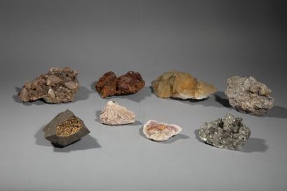 null Lot de 8 calcites: Calcite, Sidi Ayad, Aouli, Maroc. Aragonite, Chateaugay,...
