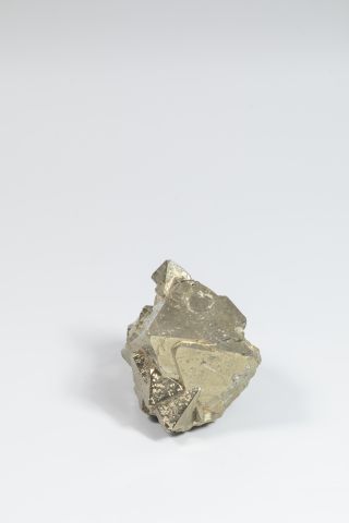null Groupe de pyrite octaédrique, Quirivilca, Pérou.