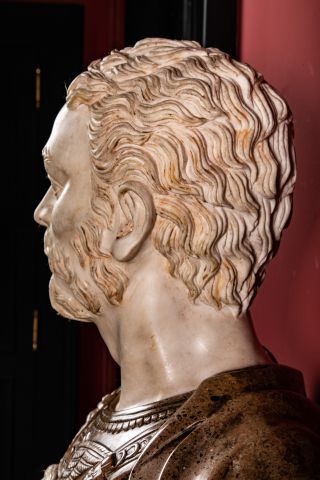 null Grand buste en marbre représentant Come de Médicis d'après l'original en bronze...