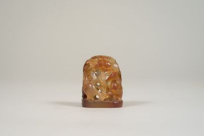 null CHINE-Petit élément décoratif en pierre marbrée marron et beige en forme de...