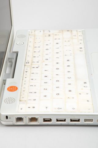null Ordinateur portable APPLE Ibook de 2001
Lecteur CD Rom et DVD intégré (tiroir...