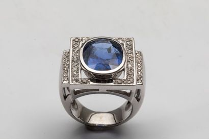 null Superbe bague en or gris 18k surmontée d'un saphir birman non chauffé de BIRMANIE...