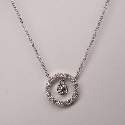 null Collier « cercle avec diamant dansant » en or blanc 18k serti d'un diamant blanc...