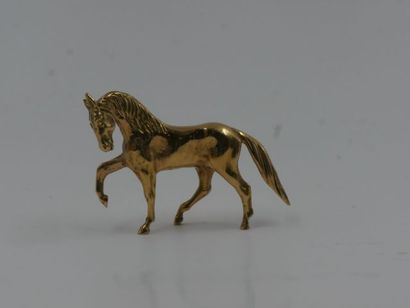 null Petit cheval en or jaune 18k sculpté en ronde bosse dans son écrin - Poids 14...