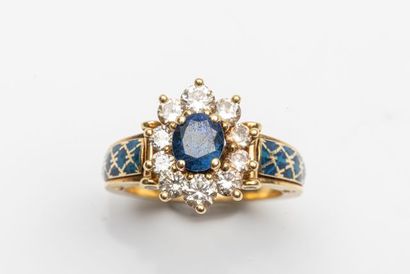 null KOVLOFF. Bague en or jaune 18k émail bleu, saphir (1,30 carats) et brillants...