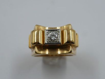 null Bague Tank en or jaune 18k ornée d'un diamant taille brillant, Année 1930/1940...