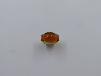 null Bague en or jaune 18k ornée d'une importante citrine cognac - Poids brut: 18...