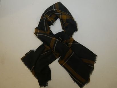 null YVES SAINT LAURENT Châle frangé Cachemire et soie décors tartans noirs et rouilles...