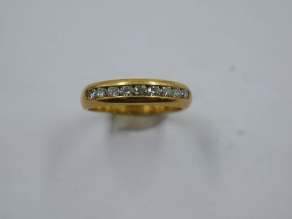 null Demi alliance en or jaune 18k sertie de diamants taille brillant Poids brut...