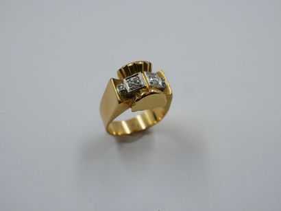 null Bague Tank en or jaune 18k ornée de 4 diamants, Année 1930/1940 - Poids brut:...