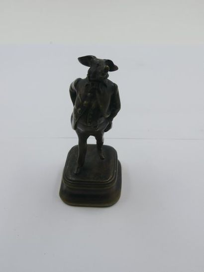 null Cochon gentilhomme, bronze à patine mordorée, Haut.: 13,5 cm - Long.: 5,5 cm...