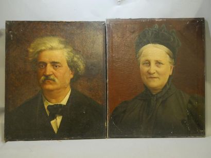null Ecole Française XIXème siècle, deux portraits en pendant, huile sur toile, 56...