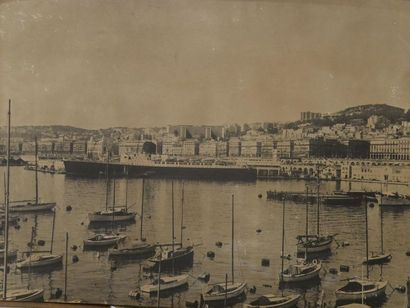 null Port d'Alger la cote ,Reprographie tirage ancien sur carton, 52 x 74 cm (Us...