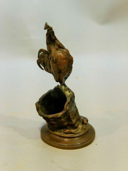 null Ensemble de deux bronzes: A. CAIN, Coq se tenant sur un panier en osier, Bronze...