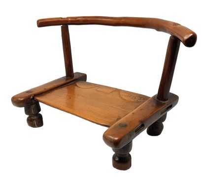 Petite chaise rituelle BAOULE GOURO 
Autrefois utilisées lors de la cérémonie d'initiation...