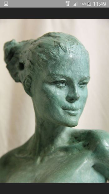 LE CANN "Flore "青铜器，失蜡I/IV副本，艺术家的印刷品，8套前 - 2021 裸体女人在深绿色脉络的大理石底座上

美丽的青花瓷绿色光泽不寻常...