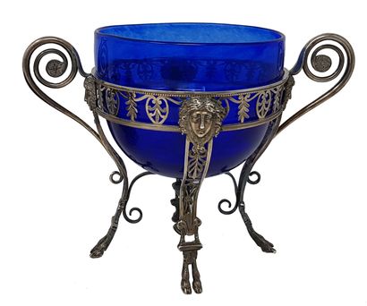 MASSON Nicolas-Richard 
Coupe fin XVIIIe siècle en verre bleu marine sur monture...