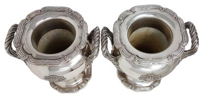 ODIOT Jean-Baptiste-Claude 
Important pair of 19th century silver-plated refreshment...