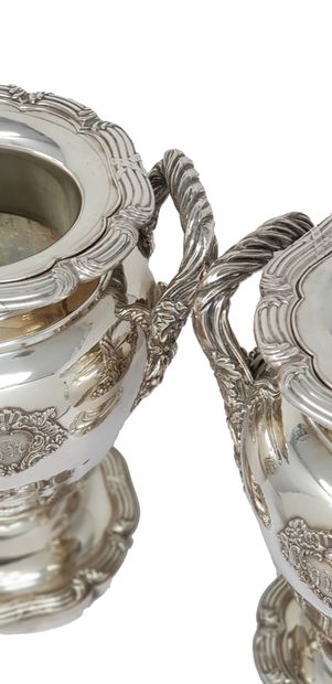 ODIOT Jean-Baptiste-Claude 
Important pair of 19th century silver-plated refreshment...