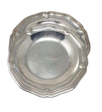 Lot d’argenterie du XIXe siècle 
CARDEILHAC银质咖啡壶，手柄上有象牙环，刻有 "B "Minerve和金匠大师标记。高：14厘米...