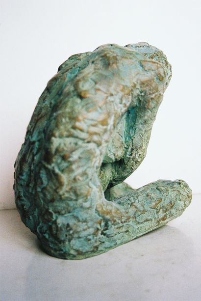 MOLINIÉ-JONQUET Chantal "Affliction" Sculpture en bronze patiné: H 22, L 18, P 21...