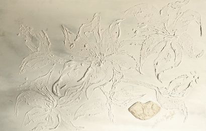 TOUFET Martine "White flowers" Technique mixte sur toile 115 x 75 cm signée en bas...