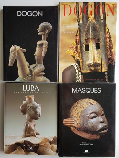 AFRICA - 4 LIVRES 
Fondation Dapper 1994, paperback, publisher's hardback with illustrated...