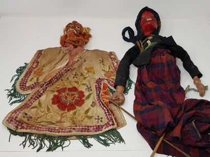 CHINE : Deux marionnettes de théâtre du 19e siècle 
Marionnettes de théâtre à têtes...