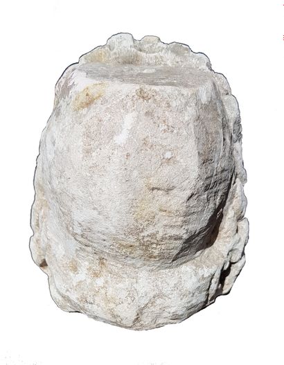 SARAPIS ou SERAPIS - ART ROMAIN - Ie siècle après J-C 
石灰岩雕塑，令人钦佩地代表了埃及万神殿中最受尊敬的神灵之一的力量，他的崇拜将延伸到整个地中海盆地。高度：15厘米...