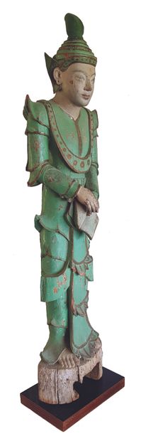 BIRMANIE - XIXe siècle 
Importante statue en bois sculptée et peinte d'un adorant,...