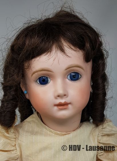 Réédition 1990 Bébé A.H en porcelaine 
Very beautiful body with balls, blue eyes,...