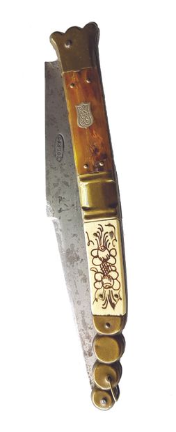 COUTEAU NAVAJA - TOLEDE 19th century folding Navaja knife with lock, in tortoiseshell...