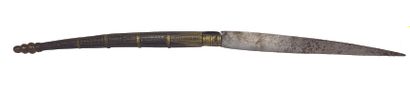 COUTEAU NAVAJA Very large folding Navaja type knife with lock from the 19th century,...