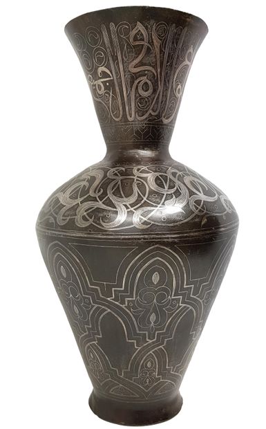 Grand vase - Iran Art Qajar - c.1880-1900 Beau et rare vase balustre à col corolle,...