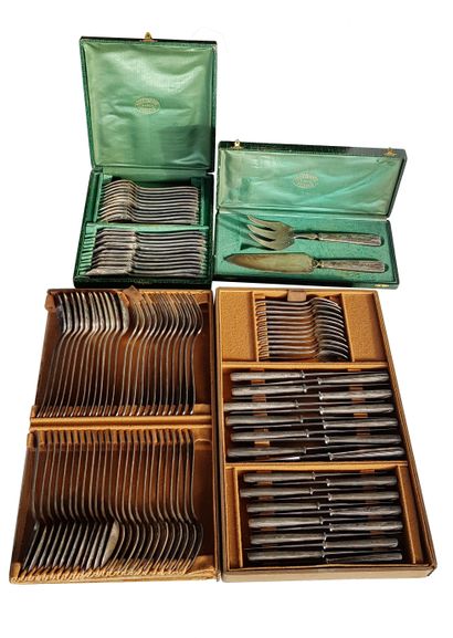 PERRIN ORFEVRERIE A PARIS Silver-plated metal set including: 24 large knives, 24...