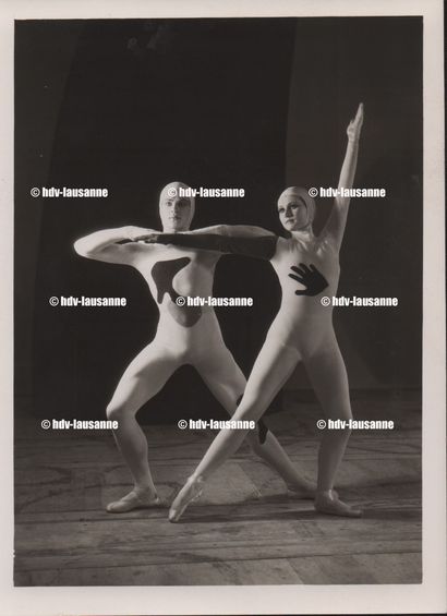 Ballets russes de Monte-Carlo - Raoul BARBA Réunion de 6 photos :
Le ballet "Jeux...