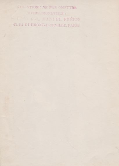 Les Mariés de la Tour Eiffel – ISABEY Paris Réunion de 3 photos de 1921, 22,5 x 28,5...