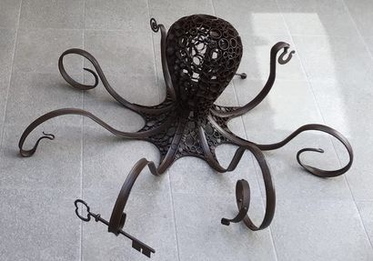 ZEPH "Octopus" Sculpture en métal Pièce unique Hauteur : 67 cm Diamètre : 168 cm...